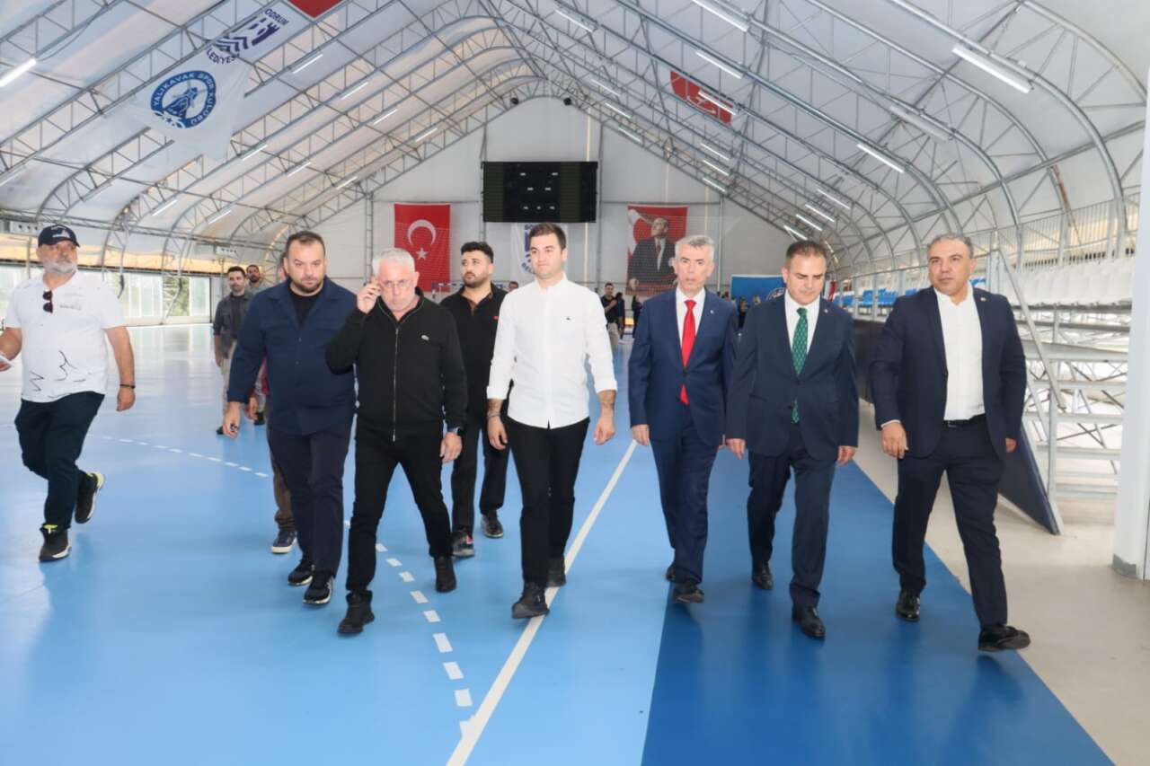 Vali Akbıyık’tan Yalıkavakspor’a Moral Ziyareti 2